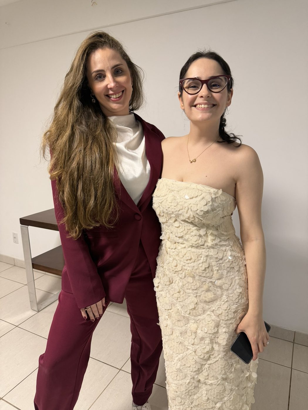 Laura Moraes com a noiva Priscila